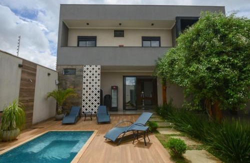 Franca House | Casa com Piscina Aquecida Churrasqueira e Hidro