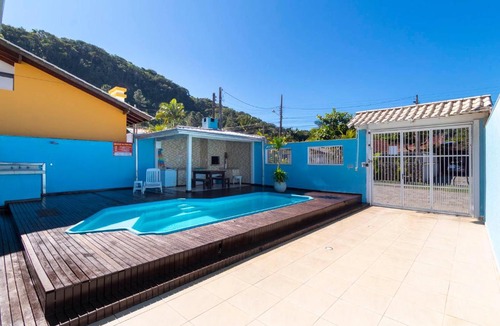 Morrinhos House | CASA COM PISCINA EM MORRINHOS- Rua Hortência