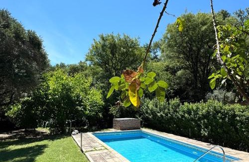 Las Rosas House | Casa completa con piscina a 600 metros de plaza de Villa de las Rosas
