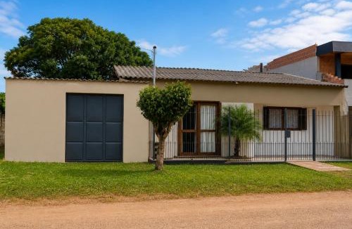 Bage House | Casa completa em Bagé ideal para familias ate 6 pessoas WiFi e excelente localização