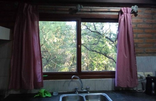 Merlo House | Casa con amplias comodidades y enclavada en un lugar de naturaleza y montaña.