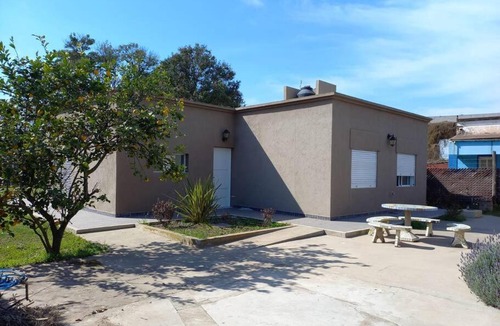 Villa General Savio Est Sanchez House | Casa con parque, parrilla y garage para vehículo.