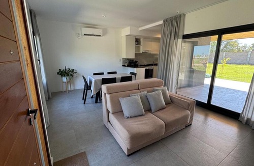 Funes House | Casa con Pileta, Parrilla y Jardín en Rosario, Funes, Santa Fe