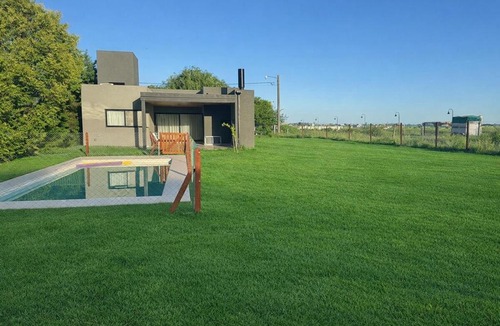 Funes House | Casa con Pileta, Parrilla y Jardín en Rosario, Funes, Santa Fe