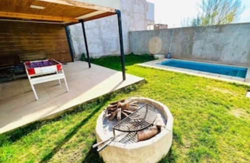 Maipu House | casa con quincho y piscina montañas del oeste