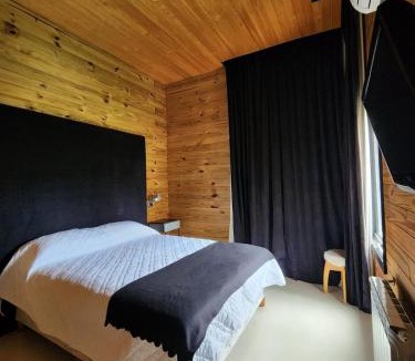 Sierra de la Ventana Ski Chalet | Casa Cortés Golf - Exclusivo Adultos - Solo con Reserva y Aceptación de Reglamento
