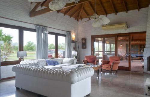Partido de Monte House | Casa de campo en club privado Benquerencia