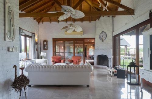 Partido de Monte House | Casa de campo en club privado Benquerencia