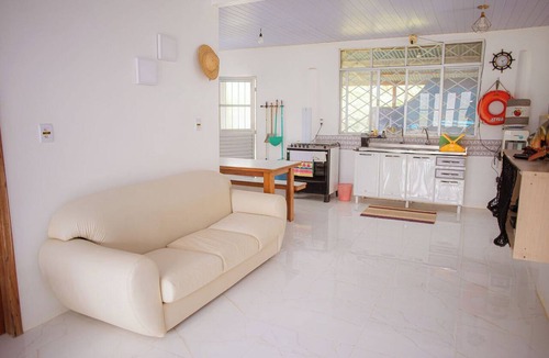 Iranduba House | Casa de campo cercada pela natureza com WiFi