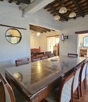 Las Chacras House | CASA de CAMPO CON PILETA Y CANCHA DE FUTBOL EN JUANA KOSLAY