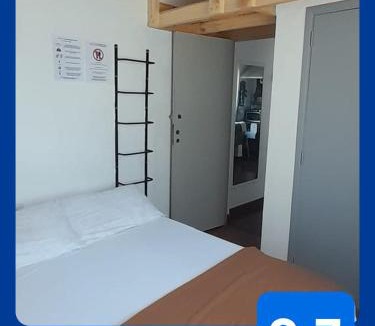 Muniz House | Casa de Huéspedes Muñiz sobre parque de 1000m2, 1 dormitorio, 20m2 cubiertos, baño con ducha, pileta cilíndrica de 3x076