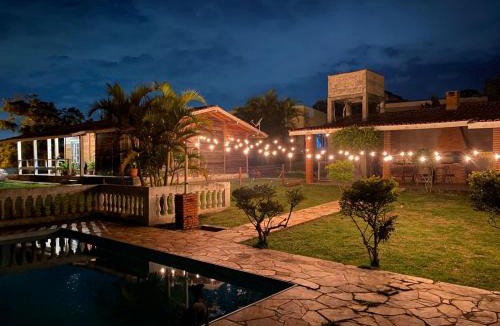 Sao Roque House | Casa de Madeira com Piscina - NATAL E ANO NOVO - PetFriendly