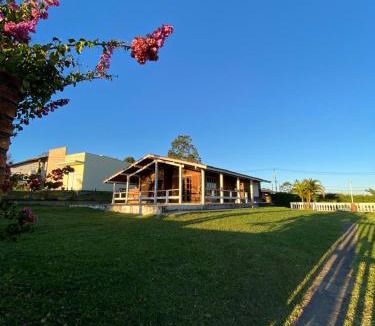 Sao Roque House | Casa de Madeira com Piscina - NATAL E ANO NOVO - PetFriendly