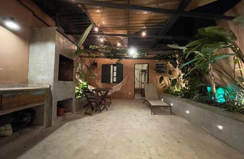 Pinheiros Villa | Casa de Tijolos com Churrasqueira Vila Fechada