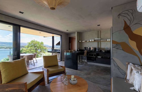Cassia House | Casa do Sol | Vista Canastra e Lago Delfinópolis
