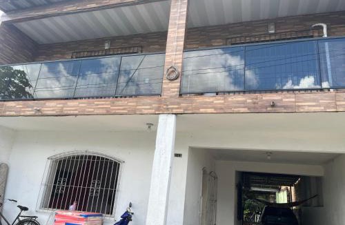 Sacramenta House | Casa dois andares com varanda