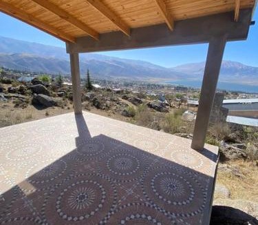El Mollar House | Casa en la montaña con gran vista al valle y lago
