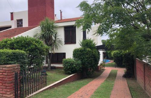 Villa Del Dique House | Casa en Villa del dique con piscina ideal p dos familias