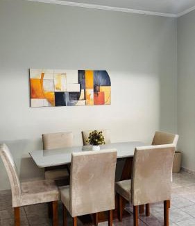 Petrolina House | Casa espaçosa com 4 quartos, climatizada, localização excelente