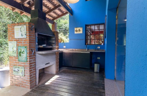 Carapicuiba House | Casa espaçosa com piscina ampla e churrasqueira perto de São Paulo
