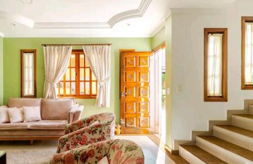 Vila Britania House | Casa espaçosa e aconchegante com lareira em Campos do Jordão