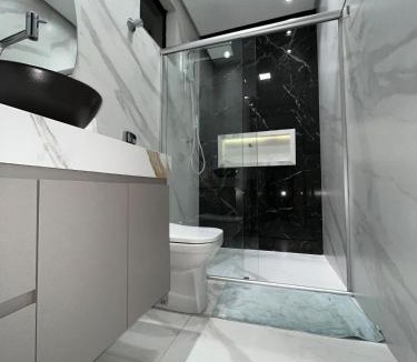 Montes Claros House | Casa Flat, 1Suíte, Ar-Cond, Área Gourmet e Garagem Ampla 02carros
