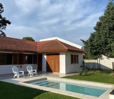 Chascomus House | Casa Franklin, A media cuadra de la laguna!
