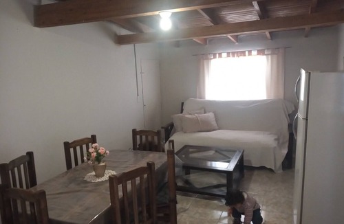 Lujan de Cuyo House | Casa Iaue 1 Baño, Cocina Comedor Amplio con TV, Estacionamiento con Patio Amplio
