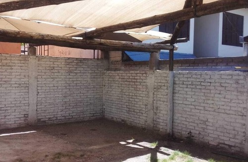 Lujan de Cuyo Apartment | Casa Iaue 2 Baño, Cocina Comedor Amplio con TV, Estacionamiento con Patio Amplio