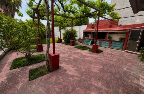 Godoy Cruz House | Casa Jade: A Bright and Cozy Home with a Garden