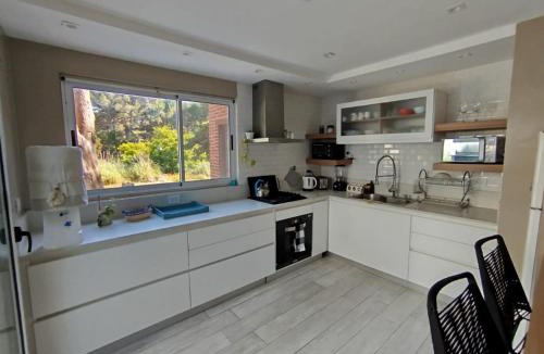 Costa del Este House | Casa Los Girasoles Home
