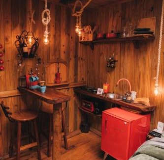 Tapirai Ski Chalet | Casa na Árvore Monte Verde Forest Place