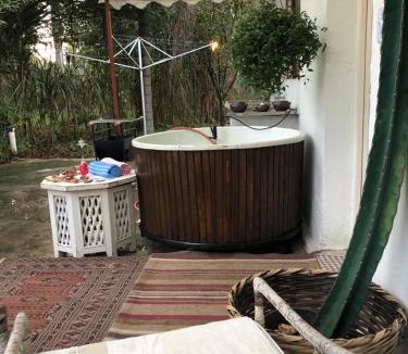 Jarinu House | Casa na Serra - em meio à um bosque c Ofurô aquecido