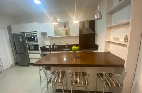 Centro House | Casa no centro de Balneário Camboriú