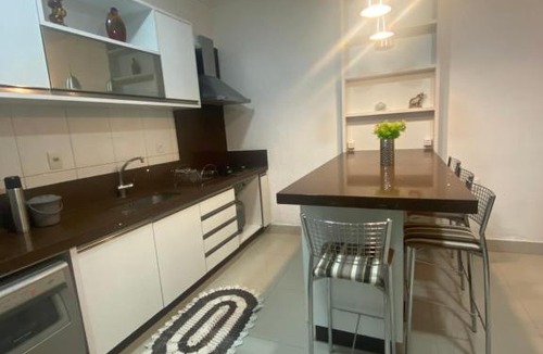 Centro House | Casa no centro de Balneário Camboriú