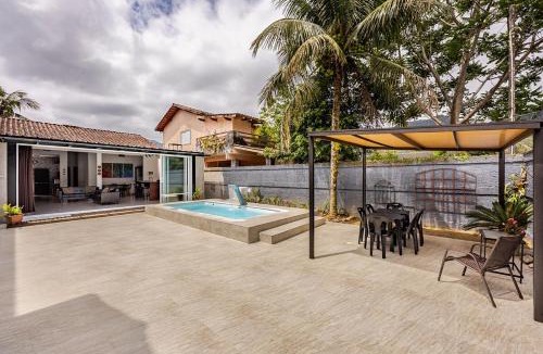 Horto House | Casa no Litoral , com Piscina Privativa em Ubatuba