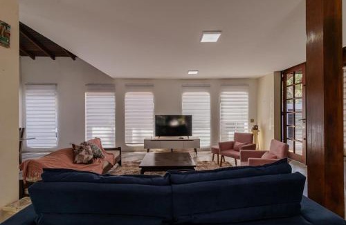 Jardim Virginia House | Casa Pet Friendly com Piscina Aquecida na Enseada