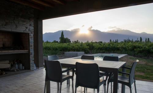 Vista Flores Villa | Casa Premium - Finca Rosablanca, viña y montaña