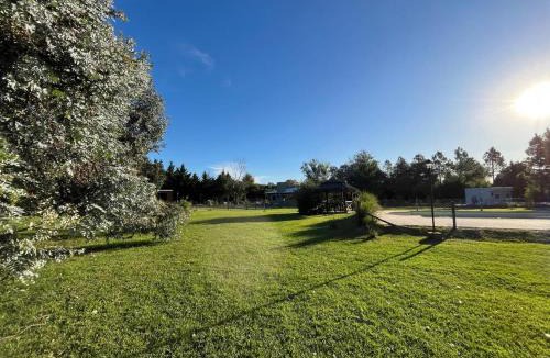Capilla del Senor House | Casa quinta con enorme parque, parrilla, hogar, piscina a 1 hora de CABA