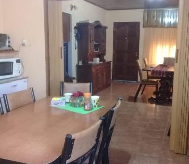 Gowland House | Casa Quinta en Luján - Olivera