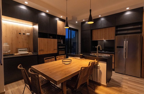 Chacras de Coria House | Casa Reserva: Designer Home, Jacuzzi & outdoor Fire Pit in Chacras de Coria