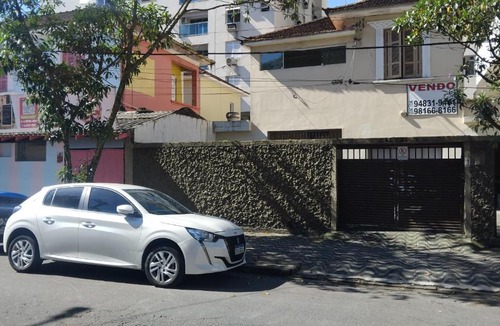 Marape House | Casa Studio Home Oficce - Esp Térreo Priv c Garagem - Qto Family Wi-Fi a 200 mts da Praia