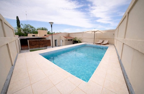 Guaymallen House | Casa Syrah: Lodging with parking, games room and swimming pool.