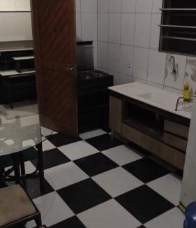 Jardim Virginia House | Casa2 a 7 minutos da praia Da ENSEADA de carro e 25 minutos de pé mais ou menos 2 Km da Praia