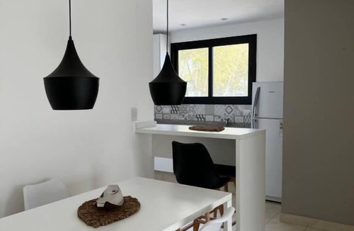 Villa Mercedes Apartment | CB Mona Suites