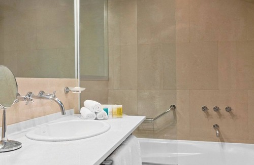Microcentro Hotel | Central Buenos Aires Stay w/Pool | Pet-Friendly Unit | Near Avenida Córdoba