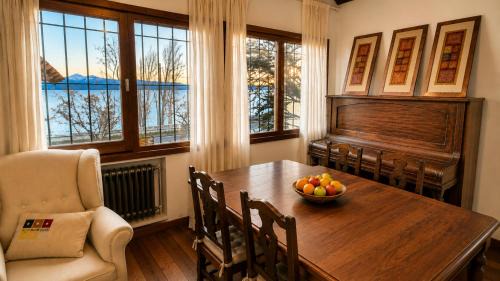 Centro House | Centrally located lakefront house