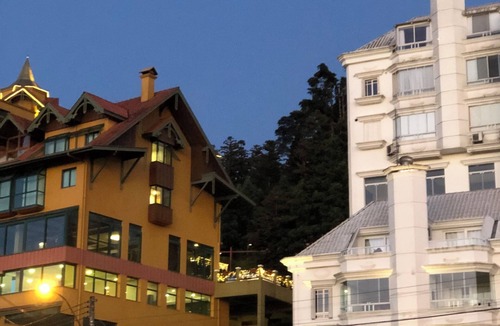 Gramado Apartment | Centro de Gramado Aldeia do Papai Noel Para 5 Hóspedes