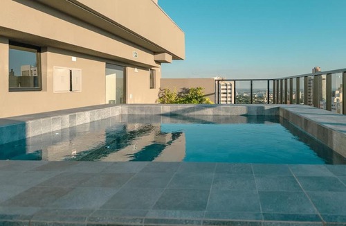 Zona 01 Apartment | Centro Moderno - Estilo e Conforto Unicos - NEO1004