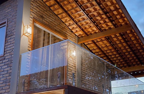 Barreirinhas Ski Chalet | Chalé 3 — Com mezanino à beira-rio